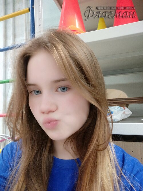 70f6d23a.ID Photo.103819